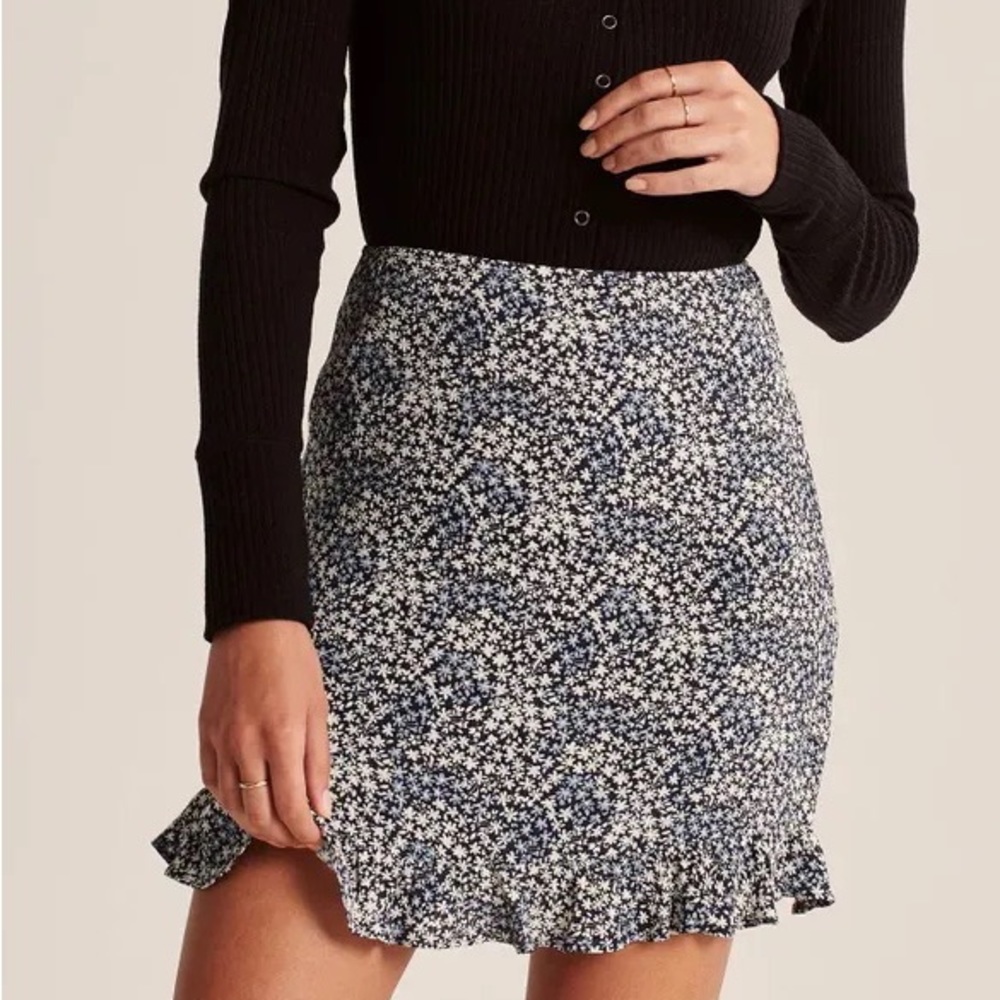 Abercrombie & Fitch Floral Mini Skirt